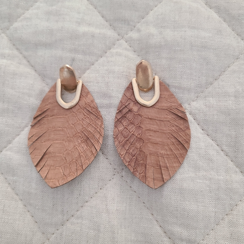Brown Leaf Pattern Earrings